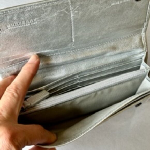 BURBERRY Silver Metallic Leather Embossed Check Slim Wallet Made in Italy - Picture 7 of 7